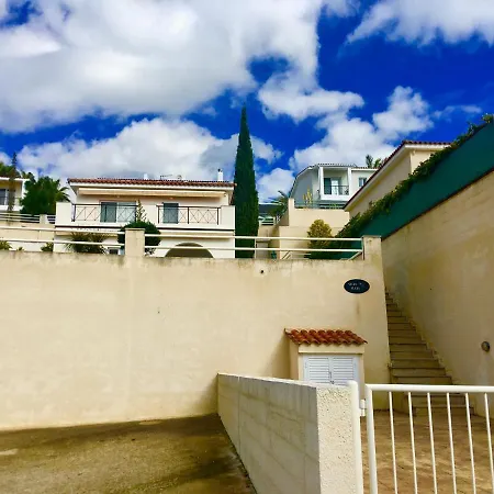 Clara Villa *